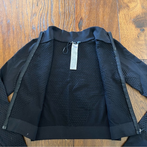 Zara Technical Cropped Long Sleeve Zip Top - Picture 8 of 14